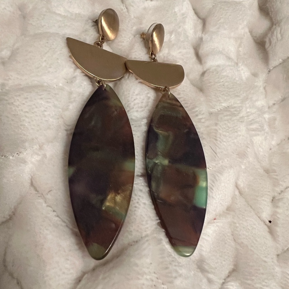 Statement Earrings ✨